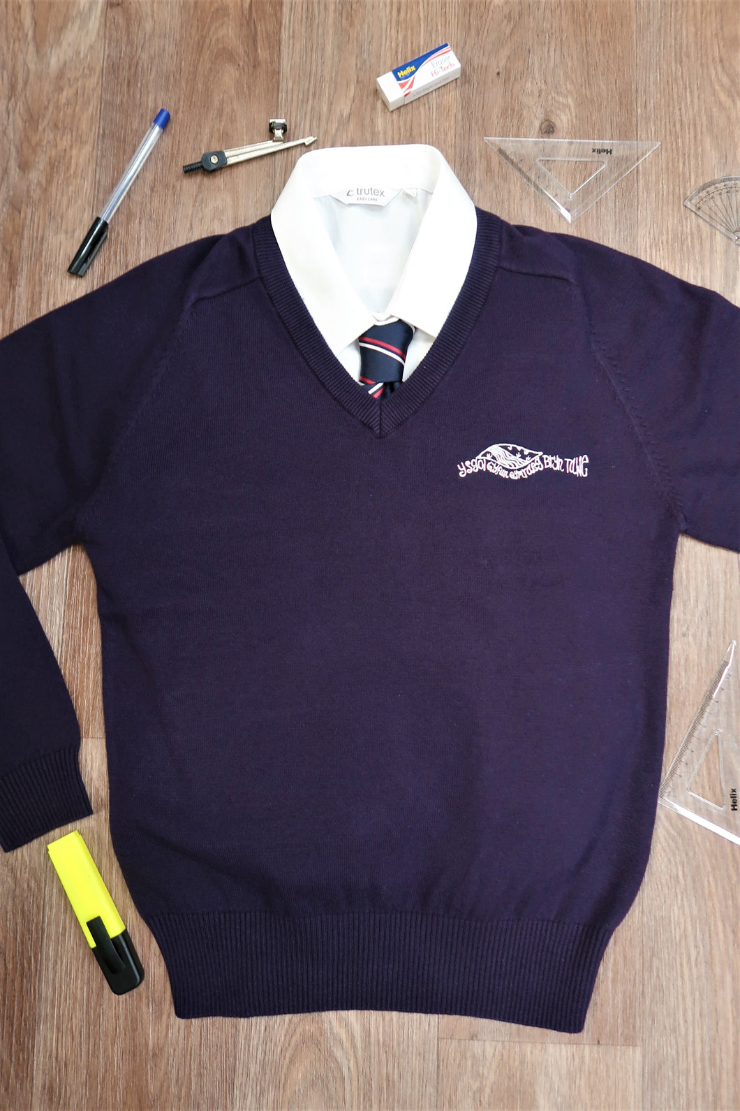 Bryntawe Unisex V Neck Jumper
